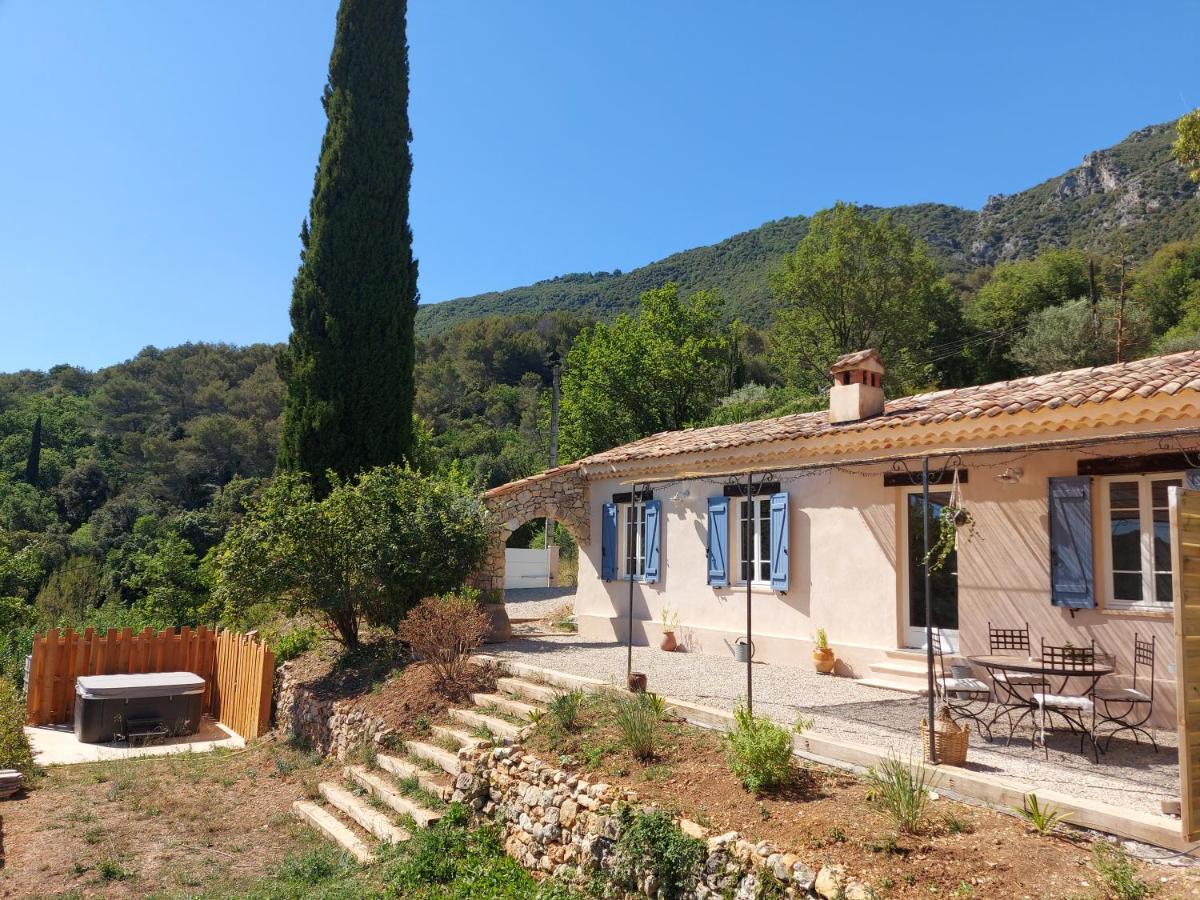 Maison A La Campagne Avec Spa Et Piscine Tourrettes-sur-Loup Buitenkant foto